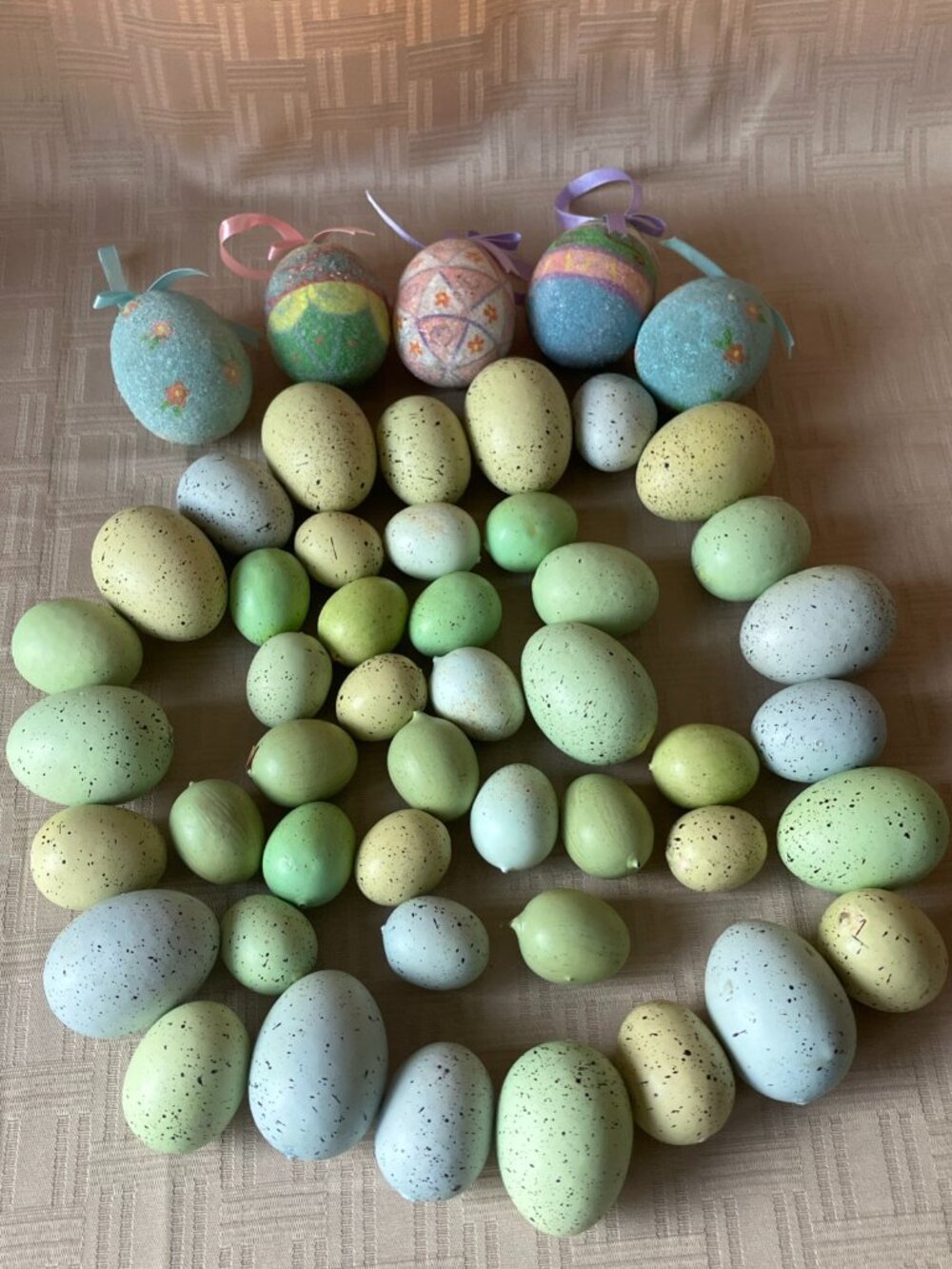50 Speckled Bird Eggs Spring Easter 1" To 2.5" Greens Yellow Blues